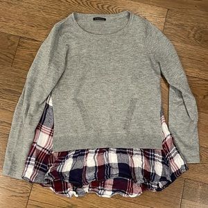 Grey sweater with flannel detail